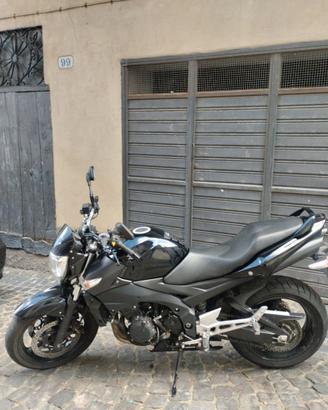 Suzuki GSR - 600- 2009