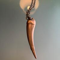 Collana con corno color bronzo