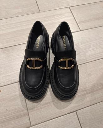 Scarpe senza lacci simil mocassini