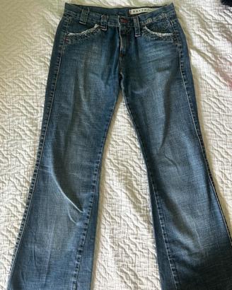jeans a zampa