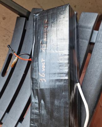 batteria per bicicletta elettrica..