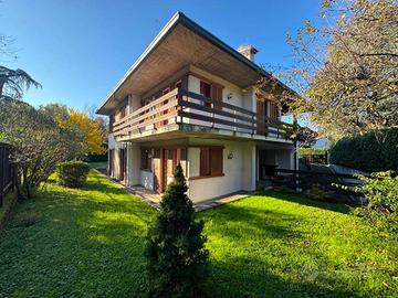 Villa di 401 m² con più di 5 locali e box auto dop