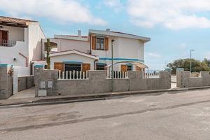 Comoda, giardino con parcheggio