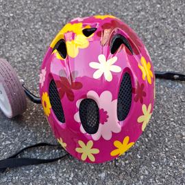 Caschetto rosa fiori