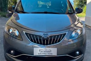 Lancia Ypsilon 1.0 Hybrid Gold - Adatta Neopatenta