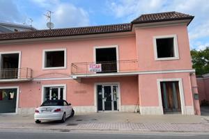 Proprietà su più livelli, S.S. 90 con parcheggio