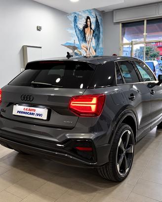 Audi Q2 40 TFSI quattro S tronic Identity Black