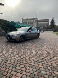 Alfa Romeo Giulia 2.2 150cv