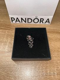 Anello Serpente con Occhi Rosa