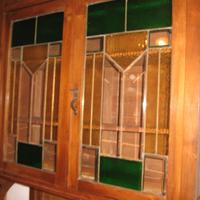 Antico mobile con vetrina