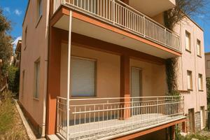 Intero fabbricato fronte ospedale san francesco