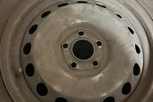 Cerchi per ford 5fori in ferro  da 16 pollici