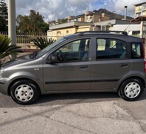 macchina fiat panda 2011