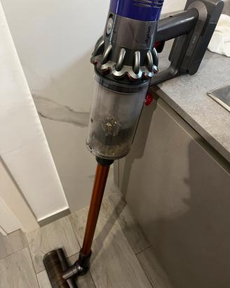 Aspirapolvere dyson V10