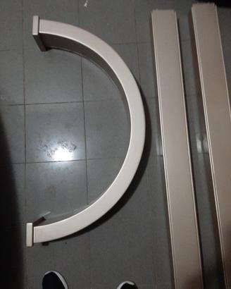 Arco con colonne in legno 