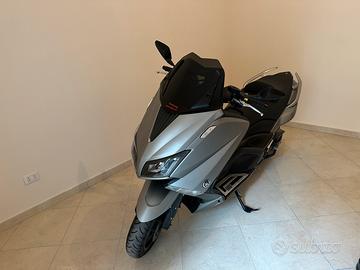 Yamaha t Max 530