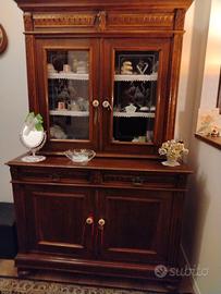 credenza con vetrinetta 