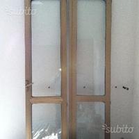 Persiane con finestre, zanzariere e telai