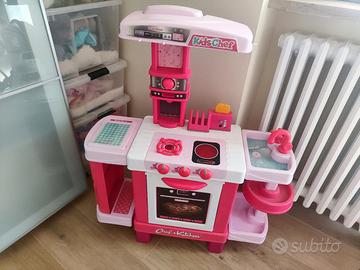 cucina giocattolo con accessori