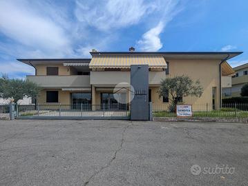 NEGOZIO A CASTIGLIONE DELLE STIVIERE