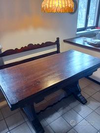 Tavolo in legno massello allungabile + sedie