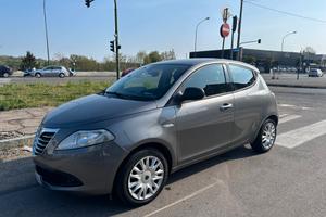 Lancia Ypsilon 1.2 69 CV 5 porte S&S Silver GPL