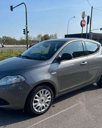 Lancia Ypsilon 1.2 69 CV 5 porte S&S Silver GPL