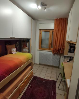 Camera da letto a ponte completa