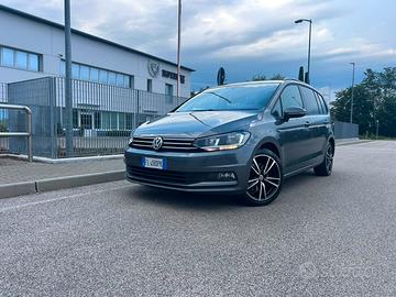 Vw touran 2017 7 posti