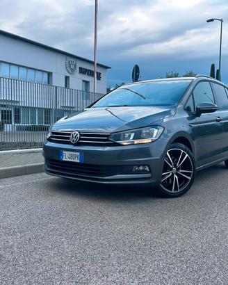 Vw touran 2017 7 posti