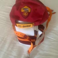 Sciarpa cappellino Totti e portachiavi Roma