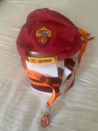 Sciarpa cappellino Totti e portachiavi Roma