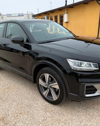 Audi Q2 30 TDI S tronic Identity Black 1.6 my20