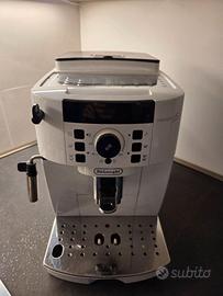 Macchina del caffè De Longhi Magnifica S