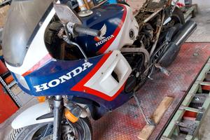 HONDA VF 500 F2