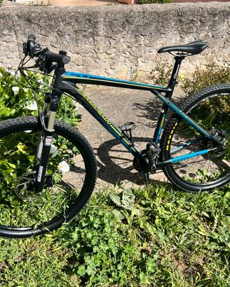 MTB 29 POLLICI  IN CARBONIO MARCA GT ZASKAR