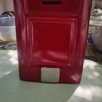 salvadanaio in ceramica a forma di cassetta postal