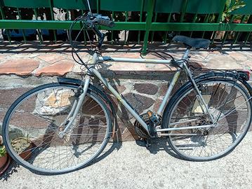 Bicicletta passeggio con cambio  misura 28