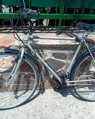 Bicicletta passeggio con cambio  misura 28