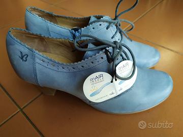 Scarpe nuove in vera pelle