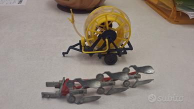 Aratro e irrigatore semovente - Britains Vintage