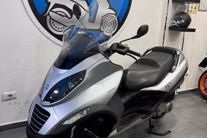 Piaggio MP3 250