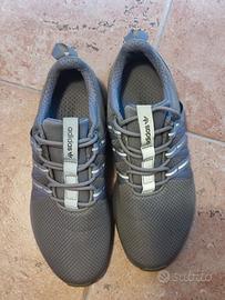 Sneakers grigie Adidas