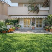 Pentalocale di 220mq su un unico livello, giardino