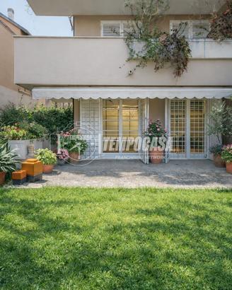 Pentalocale di 220mq su un unico livello, giardino
