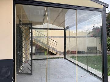 Pergotenda motorizzata con vetri 4*3