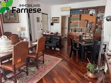 Appartamento di 163 m² con 4 locali e box auto a P