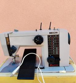 Macchina per cucire Necchi modello 579