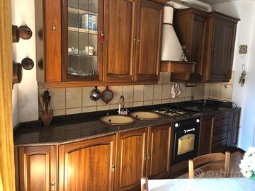 Cucina  in noce / Prezzo Ribassato