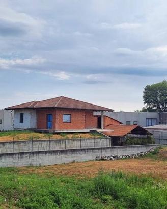 Villa di 143 m² con 3 locali e box auto doppio a G